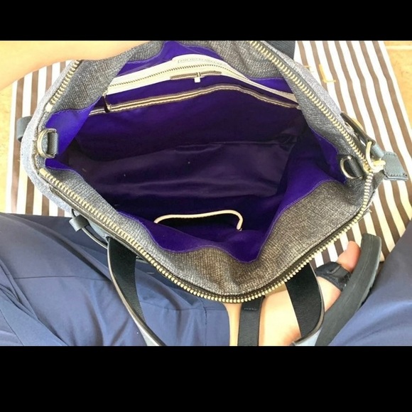 Henri Bendel Lrg JetSetter Bag Blk/Gray - Picture 4 of 11